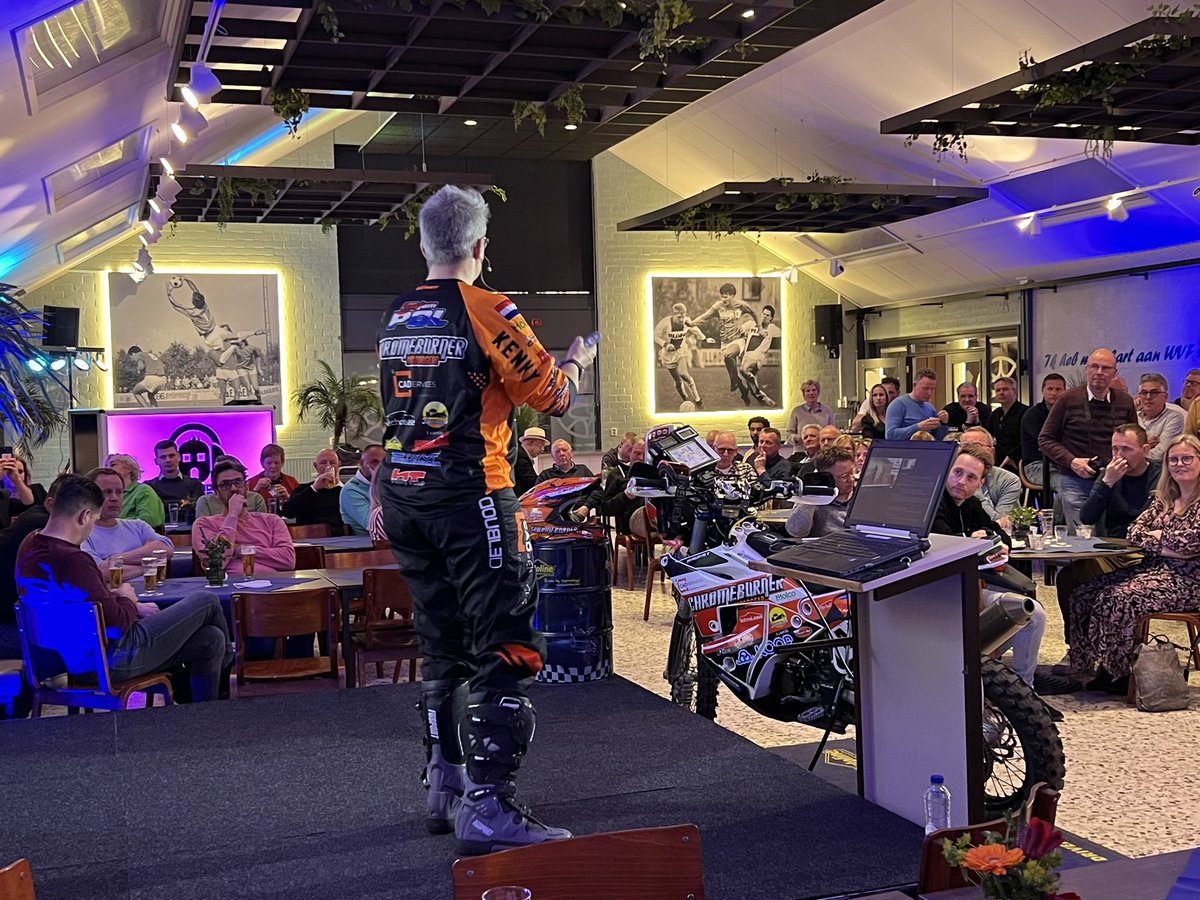 hendriksen75's tweet photo. Top avond gehad bij @BCDeWeideSteen en @vvwvf bij de jaarlijkse sponsoravond. Ruim 130 sponsoren, Sterren chef en indrukwekkende spreekster https://t.co/ZwwTaPakoK