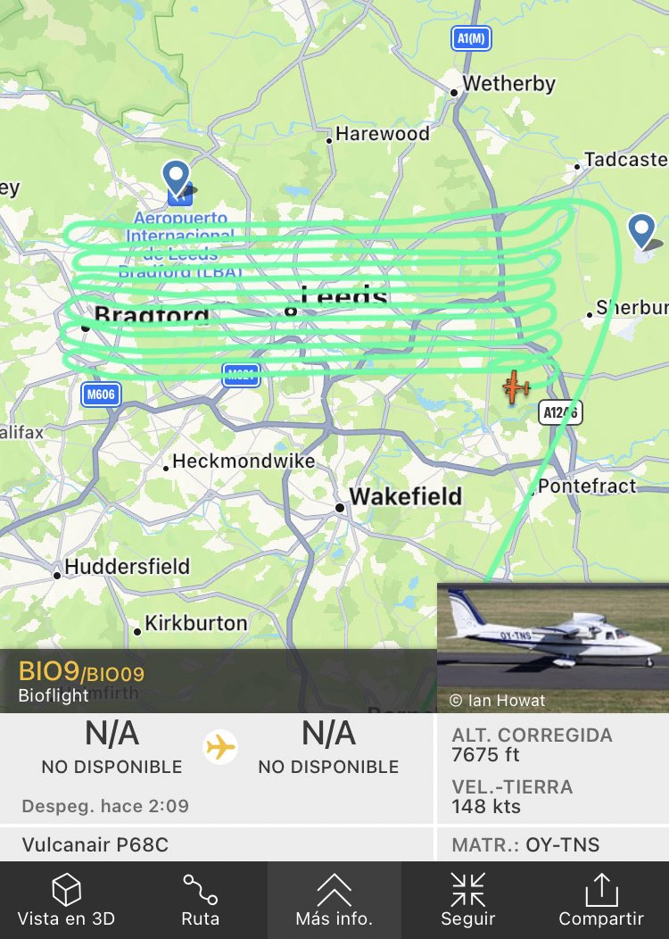 olivermunns's tweet photo. #Bioflight drawing lines over #Leeds this evening. Danish ‘Aerial Data Acquisition’ firm. Wonder what they’re collecting? https://t.co/xQaLrZDMLI