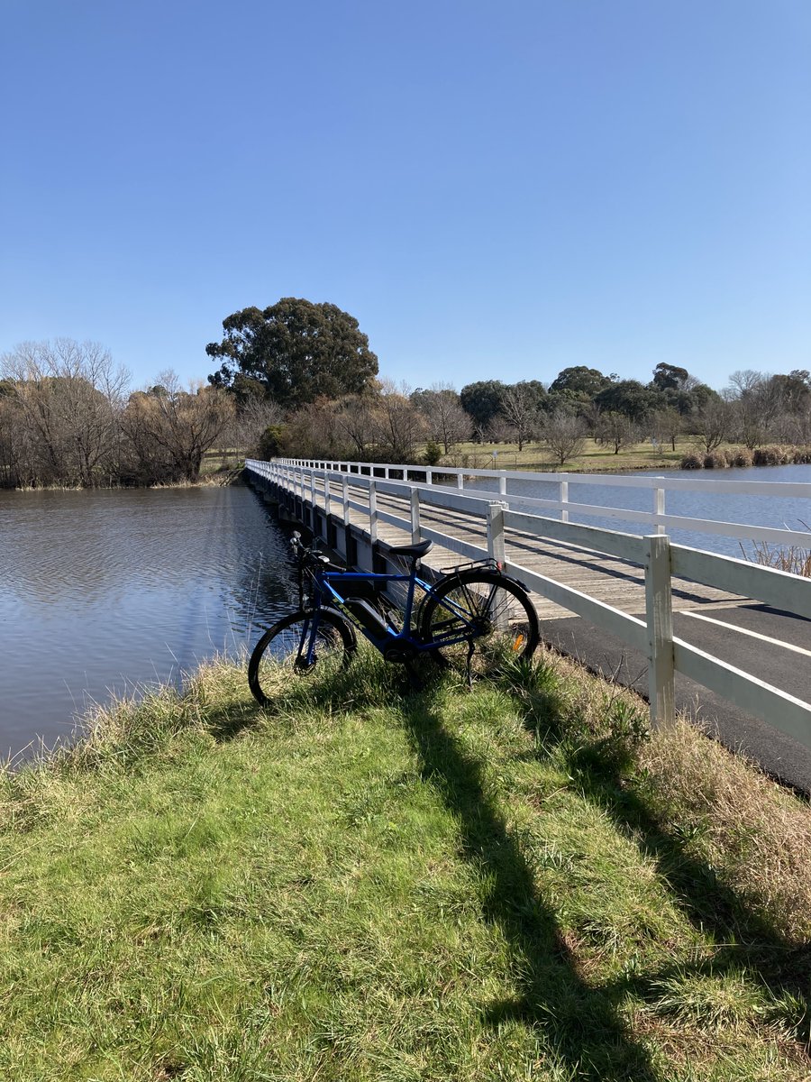 YamagamiShingo's tweet photo. The most memorable part of Canberra for me are the many 🚴 roads around Lake Burley-Griffin.
I’ve ridden 4600kms over 28 months! The legs are heavy, but the spirit is willing..
All roads lead to Canberra, give or take a few roundabouts along the way 😄 https://t.co/JYcAzCyXAh