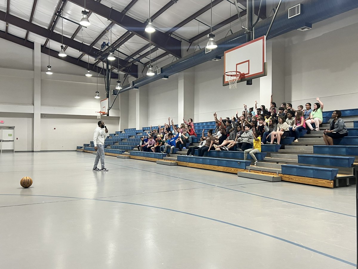 “You don’t stay where you start!” Thank you <a href="/darylwilliams__/">Daryl Williams Jr.</a> for sharing the power we all possess to “Dream, Believe, and Achieve!” with our 2nd, 3rd, and 4th students today. ❤️