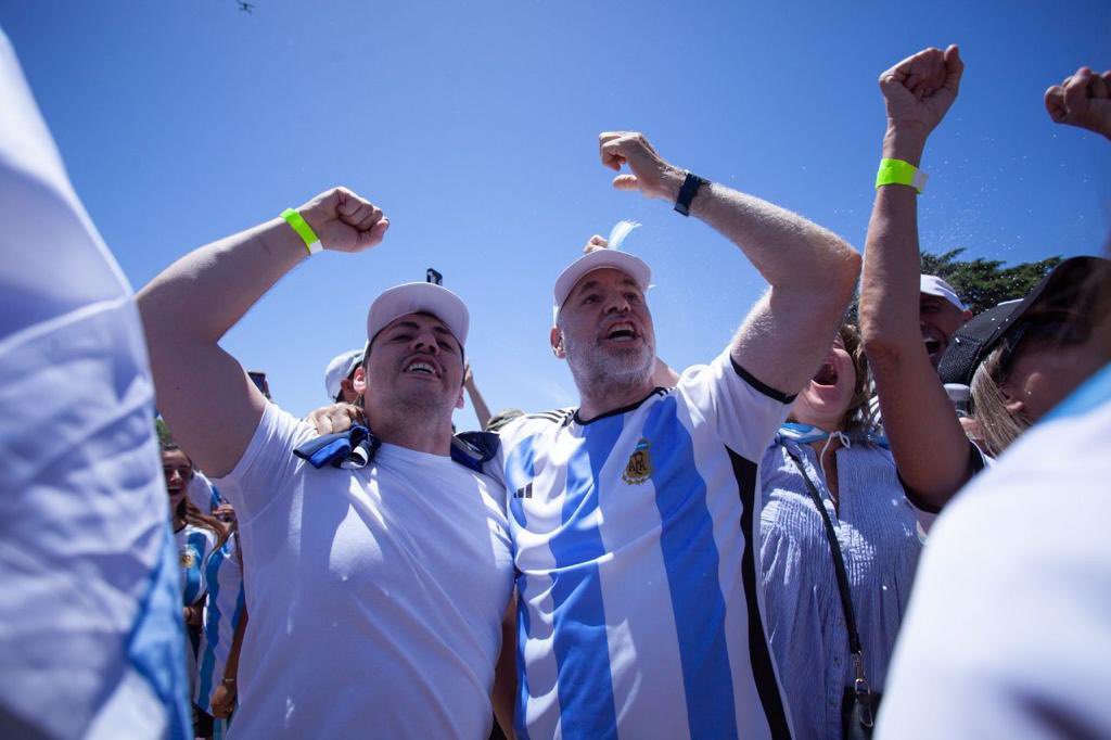 tinchocantera's tweet photo. Así te alentamos a la #Generaciondel23
Con @horaciorlarreta a la cabeza para que argentina salga adelante
Sumate en https://t.co/6EX1Rhm9zw https://t.co/Le2Bm7jjF7