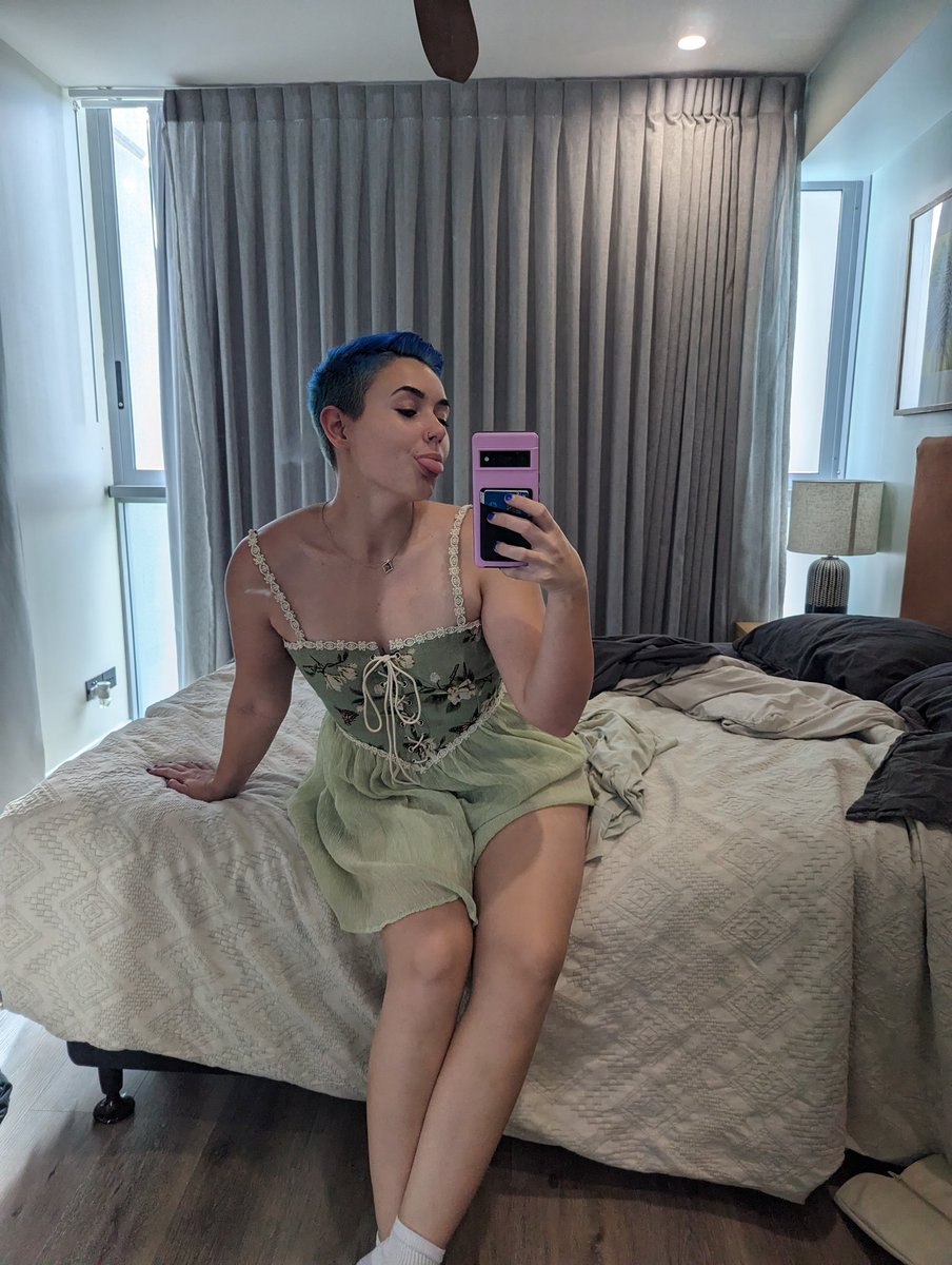 Kit (the beefcake) 🤍 on Twitter: "Woke up early to make TikToks before