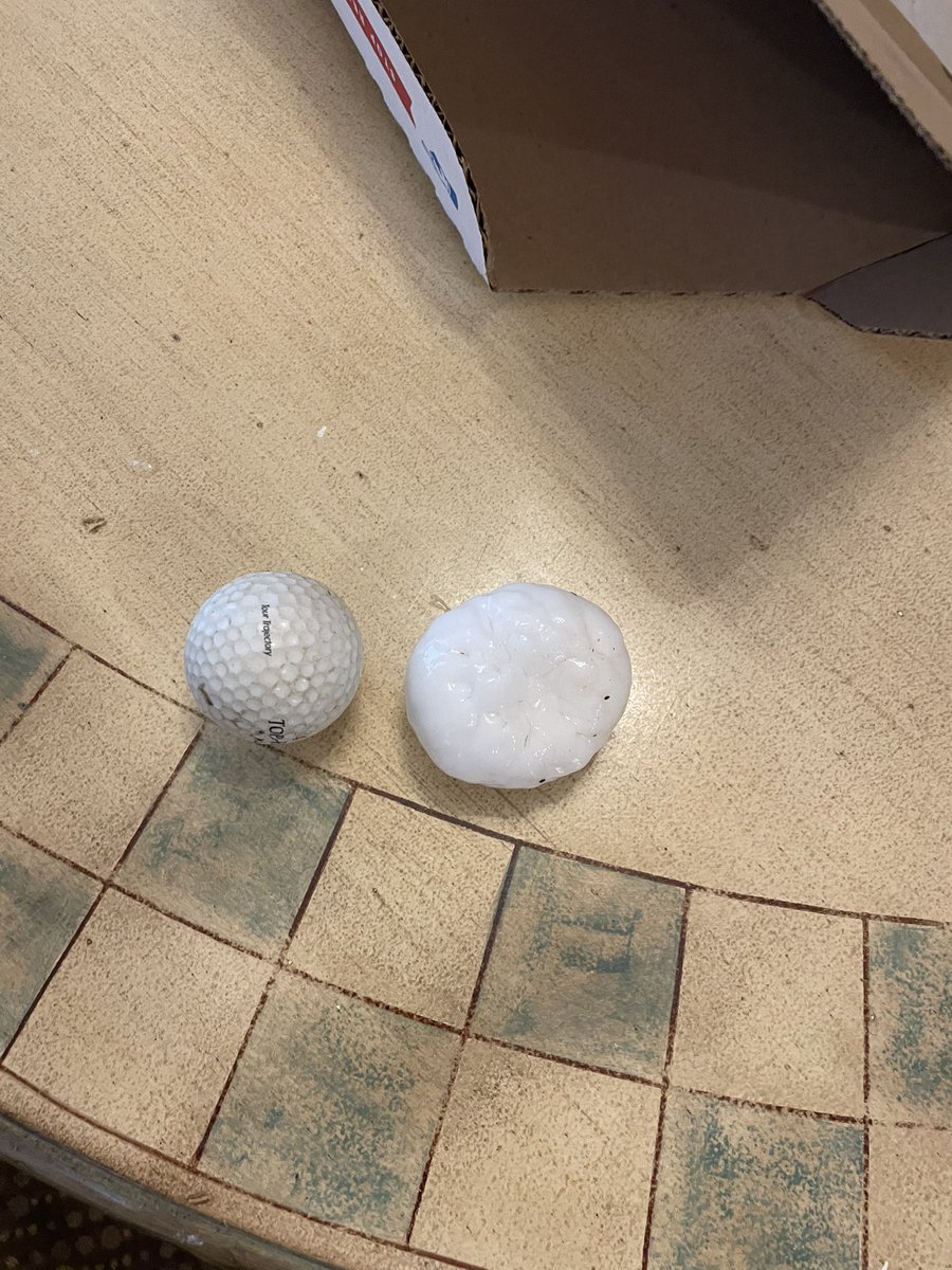 mark_mprince's tweet photo. @tornadopayne golf ball size hail in Blanchard https://t.co/bLj9z7ptSl