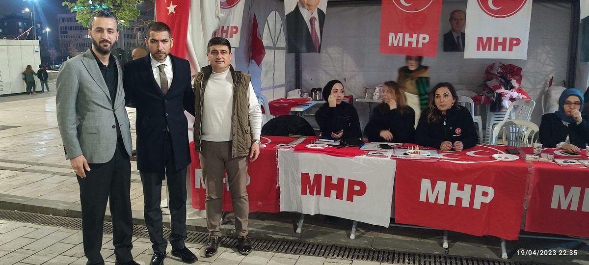 AtillaMft's tweet photo. Milletvekili Adayımız Sn. Uygar Oral ÖZTÜRK ile Meydanda standımızda çalışmalarımız devam ediyor.
#AdayBelliKararNet
#BirOyErdoğan’a
#BirOyMHP’ye https://t.co/IgJ1Yh0tl5