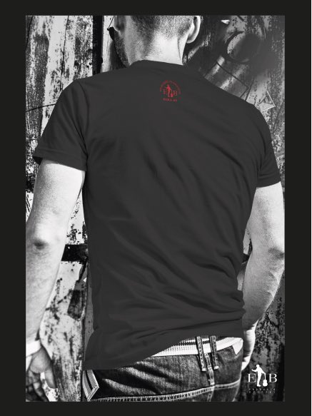 Tú, que eres fan de El Barrio desde sus comienzos…😘

A tí, que siempre te oí decir que el Primer disco de El Barrio era el mejor!.!.!.🎶

Ahora tienes la posibilidad de hacerte con esta camiseta, que recuerda tanto esos finales de la década de los 90… 🙋🏻‍♂️

Un abrazo Barrier@s.