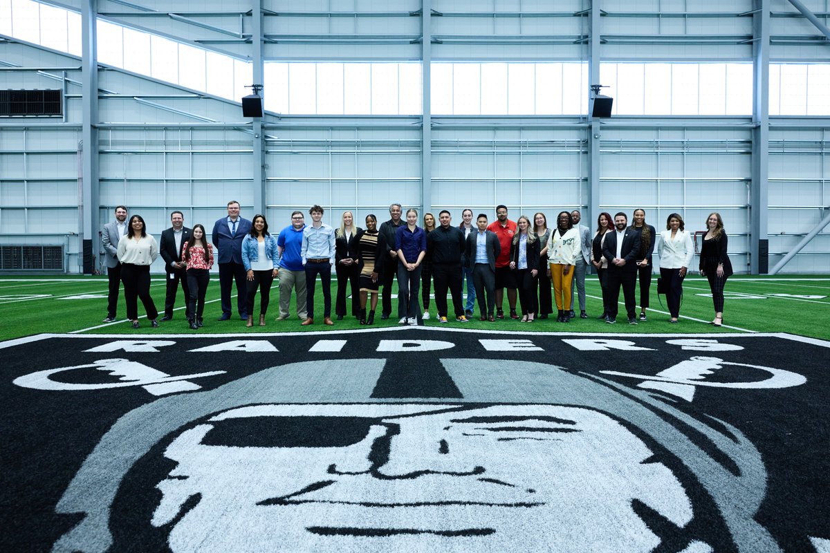Thank you to all of the students from <a href="/UNLVJMS/">Journalism & Media Studies</a> and <a href="/CSNCoyote/">CSN</a> who attended our inaugural Sports Communications Student Seminar at Raiders HQ today!