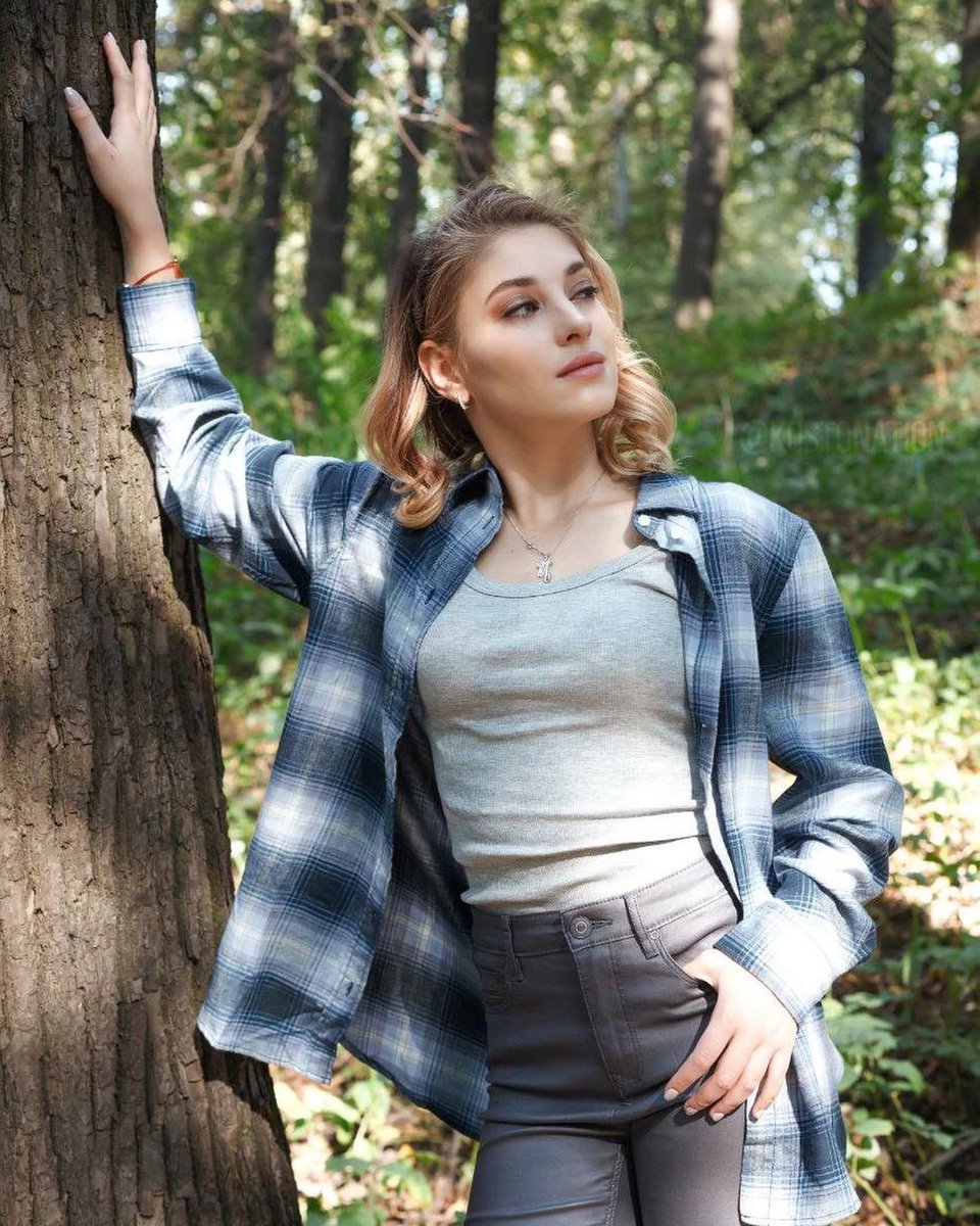 kostornaiya's tweet photo. BREAKING NEWS: Leaked correspondence has revealed that ALIONA KOSTORNAIA is in talks to play Bella Swan in the 'TWILIGHT' reboot. https://t.co/DYm1pFTgCS