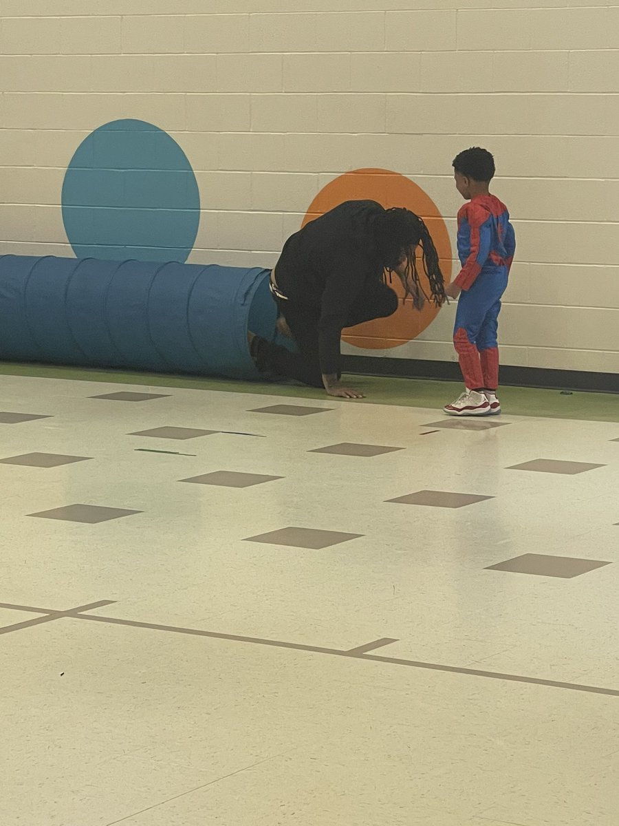 MapleAbraham's tweet photo. Abraham Lincoln Elementary School, “My Dad is a Superhero” event for the Preschool….cont. https://t.co/dDdXSiMllh