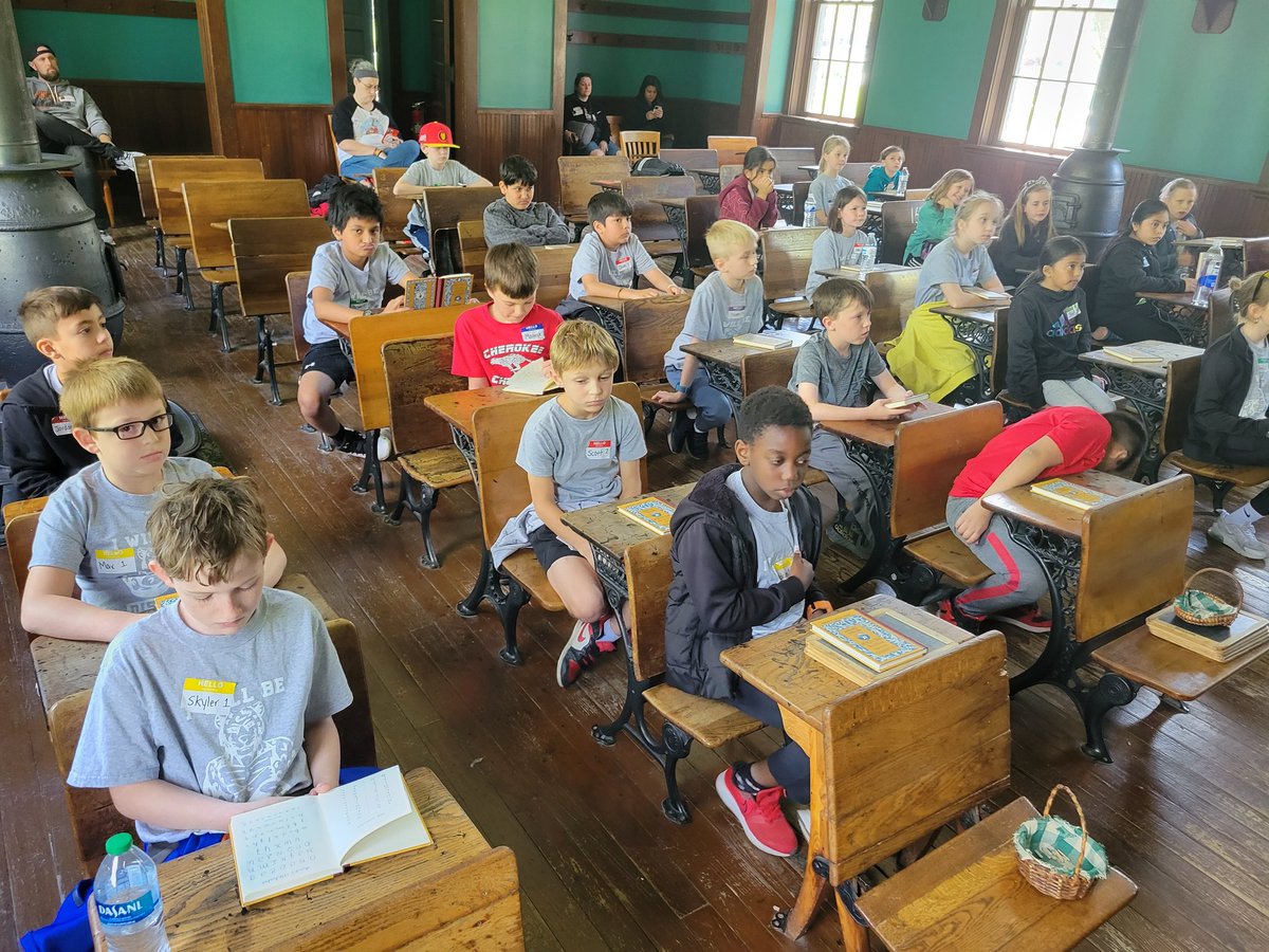 Room102and103's tweet photo. We had a great field trip to Carillon Park!!! Perfect weather today! 🌞
#cheetahpride
#WEAreLakota https://t.co/tGCPdkn7GF