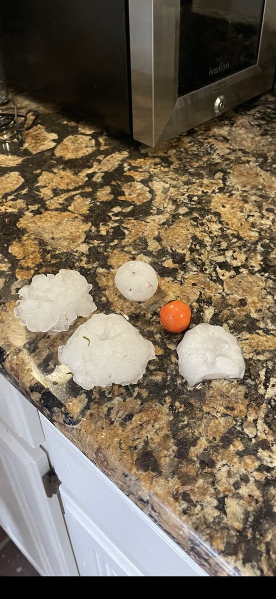 Larger than golf ball hail at nw 150th and Western.  #okwx