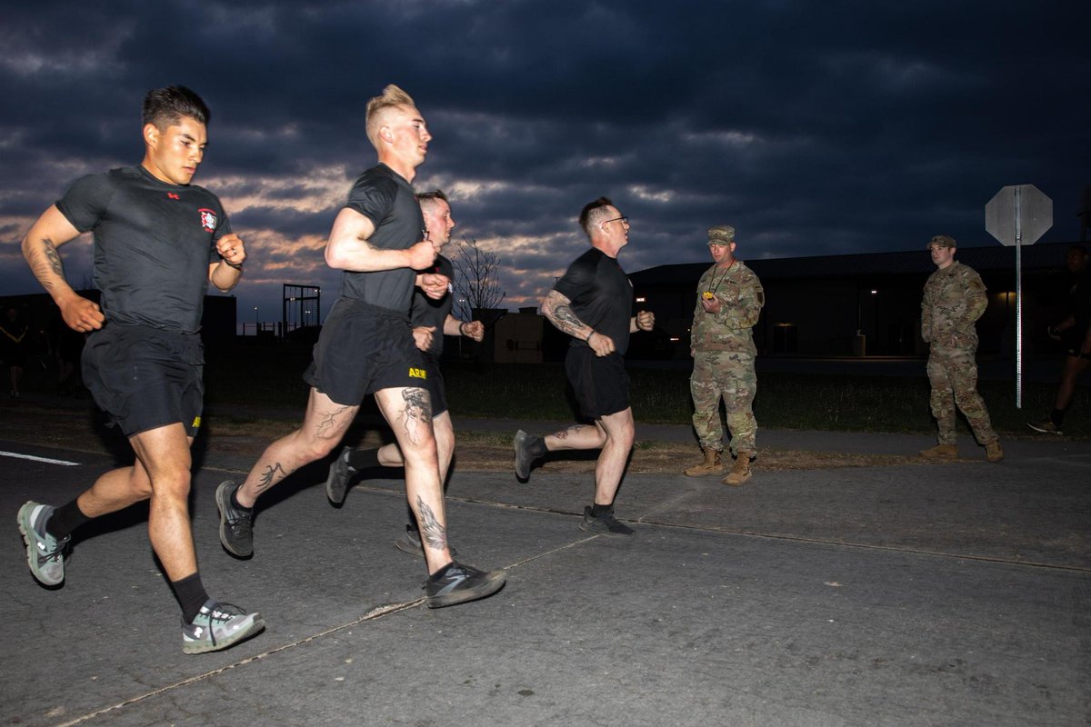 FightingFirst's tweet image. Mission complete! 💪 Our #fightingfirst squads completed the last day of the Best Squad Competition. 

@USArmy | @FORSCOM | @iii_corps | @1abct1id | @1stCAB1ID