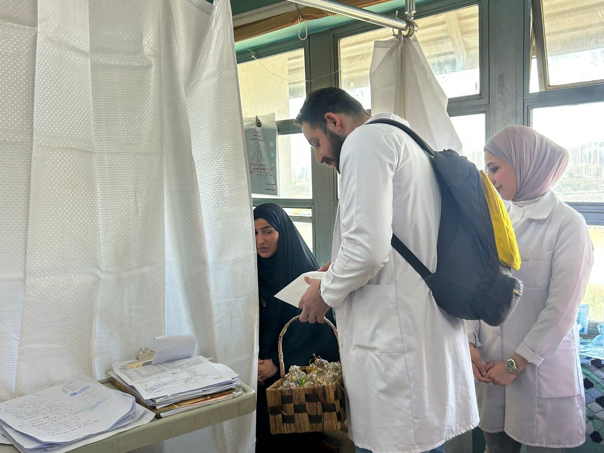 uois32's tweet photo. بمناسبة اقتراب عيد الفطر المبارك، زار وفد من اتحاد الطلبة عدد من مراكز محاربي السرطان والعوائل المتعففة والأطفال في بغداد.
وقدم الوفد التهاني والتبريكات والهدايا والتبرعات لهذه الشرائح، في بادرة لمعايشتهم ومنحهم أهمية وأمل، وتشجيعهم على محاربة المرض الذي يواجهونه ببسالة. 
كل عام- https://t.co/CKorRf8Aho