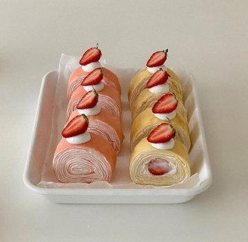 AlersaSed's tweet photo. Craving some starberry roll up cake https://t.co/mpJIbJRx7y