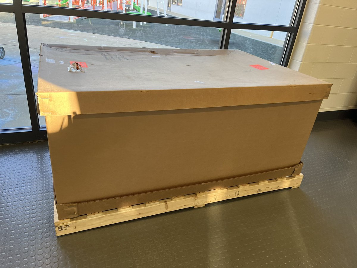 This Fall, PTO voted to help support the cost of <a href="/GESGATOR/">Garrisonville Elem.</a> historic mural, storywalk &amp; 1st grade whiteboard tables. We are excited to report the mural is underway, the storywalk is here &amp; 1st grade classrooms received their tables!
Thank you for funding these projects! 🎨📖✍️