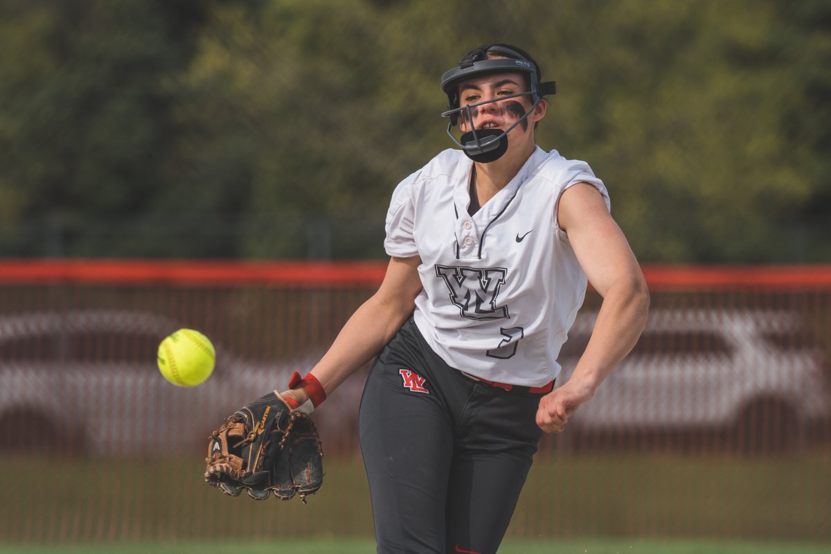 pinolaphoto's tweet photo. #4faves from the @TeamWLSoftball win over CC tonight. https://t.co/i27ZYg2vgV