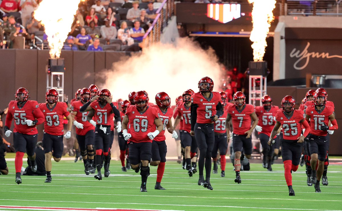 HAnderson_2025's tweet photo. After a great conversation with @BrennanMarion4  i am blessed to receive an offer from UNLV! -Go Rebels🔴🔴
@BrandonHuffman 
@GHoward_Scout 
@WHSCA_ATHLETICS 
@unlvfootball https://t.co/2qH4rg6VqD