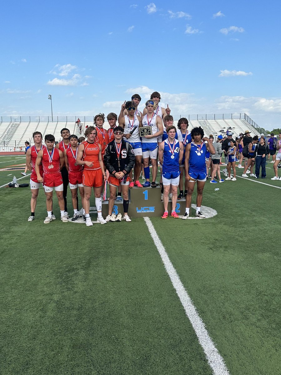 JonesDemarques's tweet photo. 4x400 Area Champion!!!! https://t.co/R51DdLMFVT