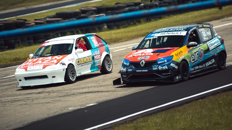 acelerandocol's tweet photo. #FelizMiercoles 📷📷#deportesamotor: El #AutoStokTeam busca seguir brillando en el #automovilismocolombiano📷📷. Los detalles en: https://t.co/mWH1CxV9Bj @AutoStok @AutostokTeam @REautostok 

#acelerando #deportesamotor #Autostok #autostokteam #renault #Sandero #CNA #TC2000 https://t.co/0ohwebSteB