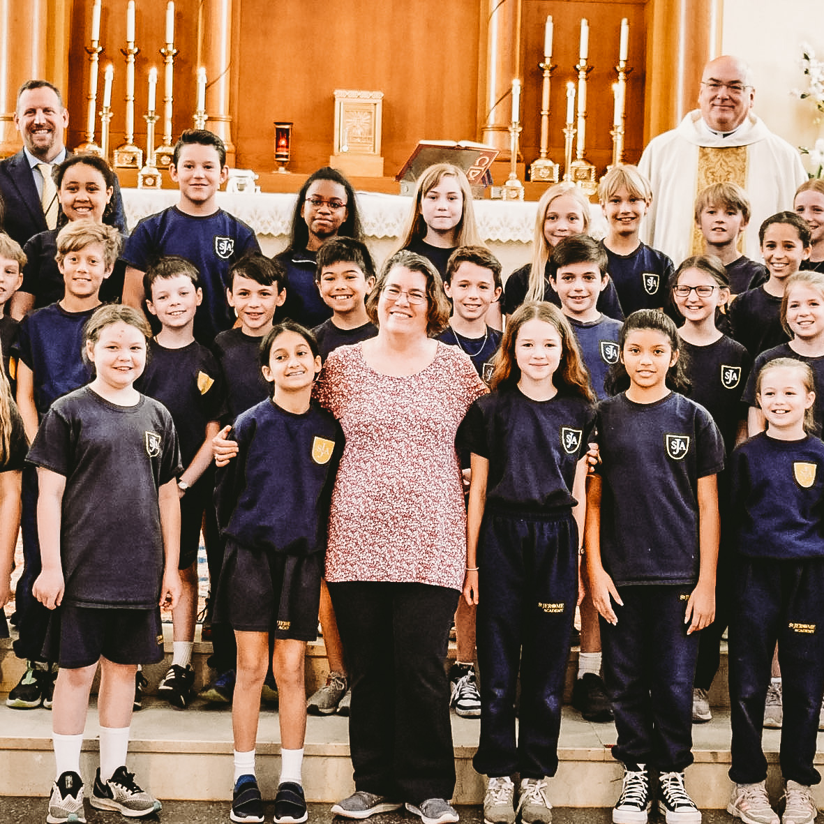 WashArchdiocese's tweet image. The 2023 #GoldenApple Awards season is underway now! This prestigious award recognizes top #WashArchdiocese educators for teaching excellence and dedication to Catholic education.

Follow @ADWCathSchools to be the first to know as the winners are announced! #ADWCommUNITY