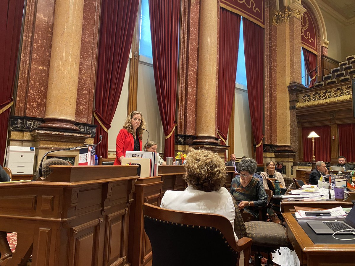 SarahforIowa's tweet photo. .@janet4iowa asked if school nurses, counselors, psychologists, social workers could be disciplined for not outing trans students—Sen Rozenboom answered yes. Sen Petersen noted for social workers this is violation of their national code of professional ethics. https://t.co/AVugoFsC8s