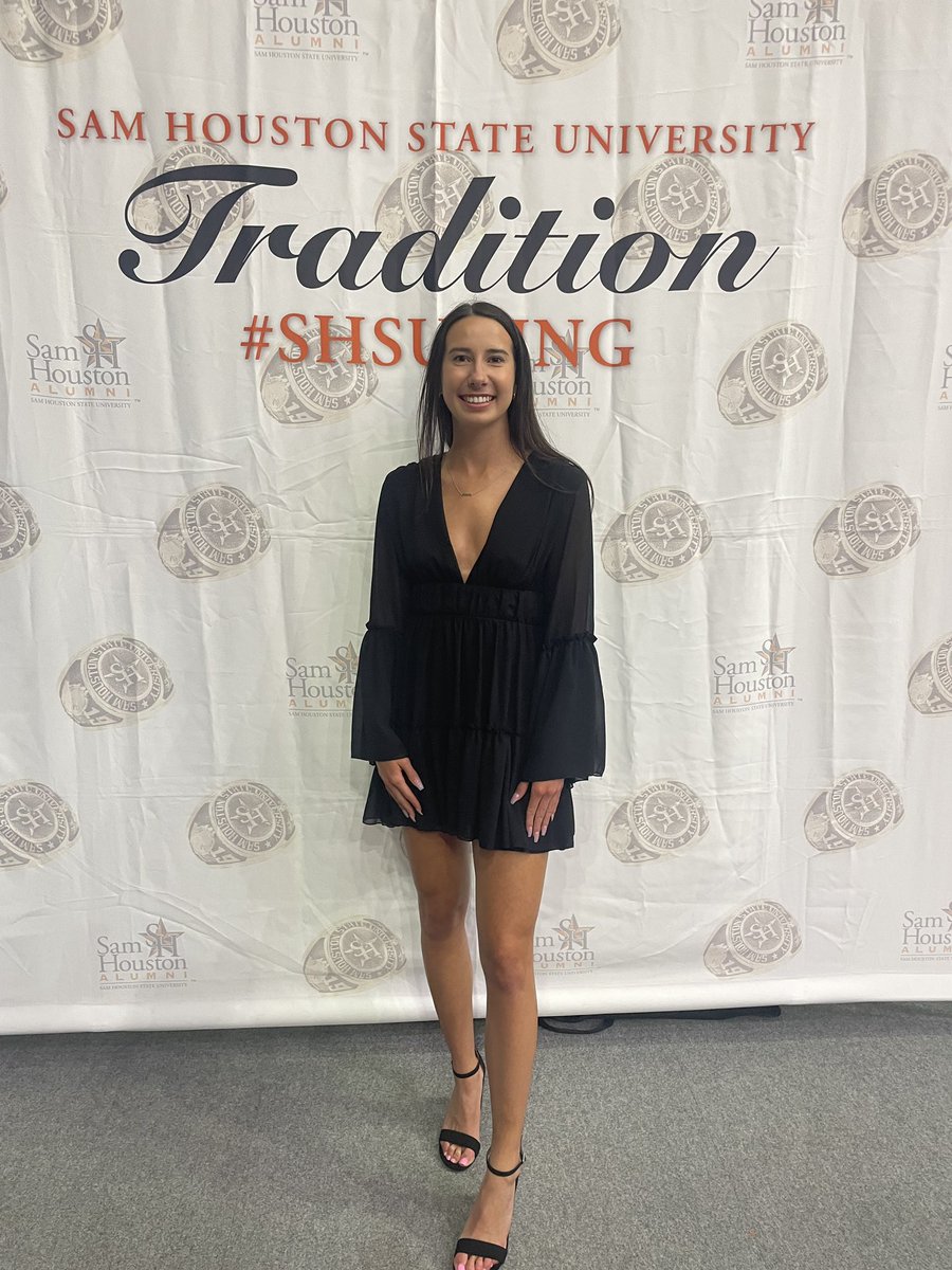codytowns's tweet photo. She makes everything look easy, but we know how hard she works when nobody’s looking!  Proud of you!#SHSURing @JoniTownsend910 @landri_townsend https://t.co/62tMXnja19