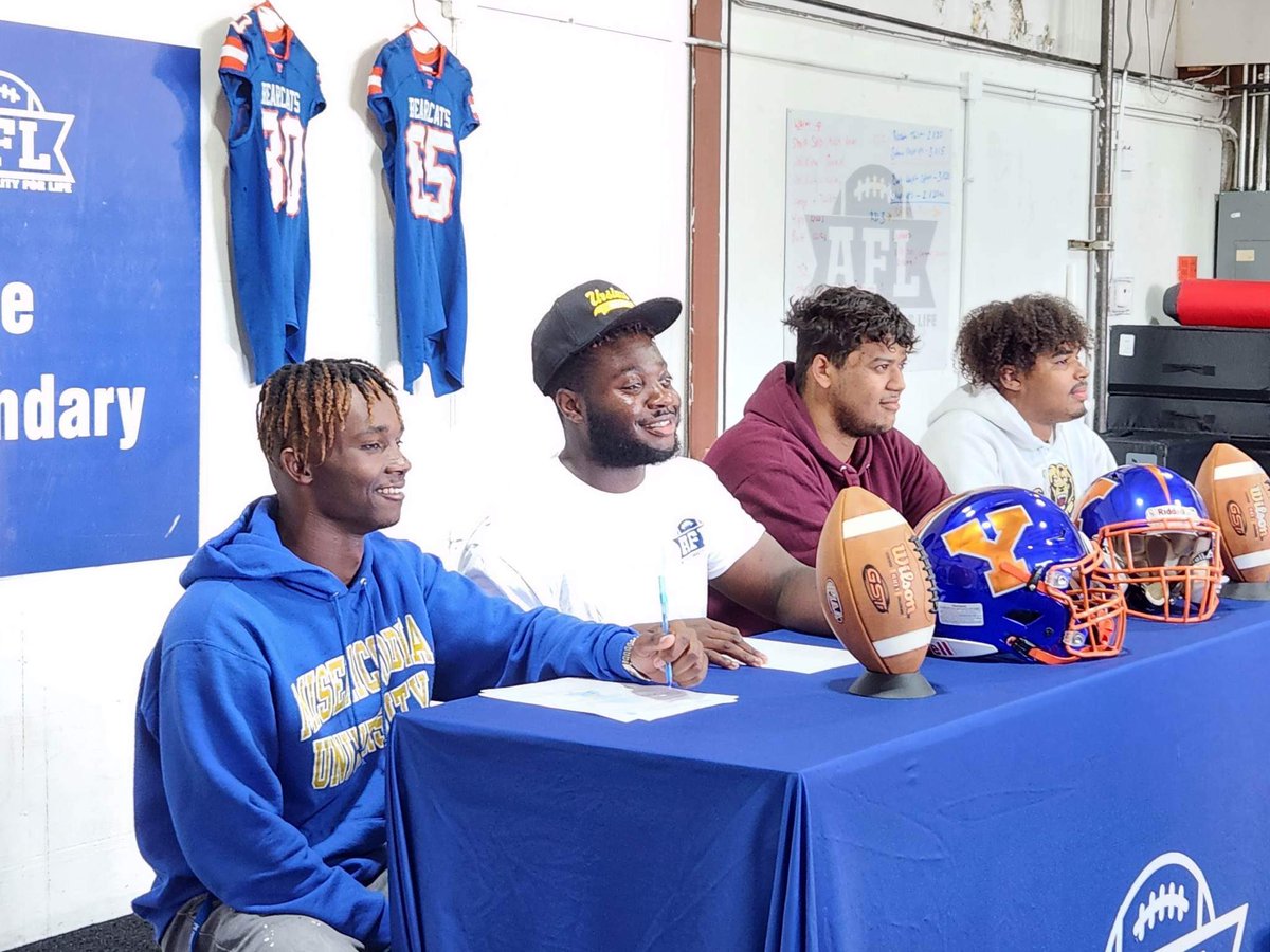 prince_james10's tweet photo. New chapter officially begins @MisericordiaHFC  @MUCougarsFB @SRWConsulting @JaretJystad @K_Price73 https://t.co/18houAsC0N