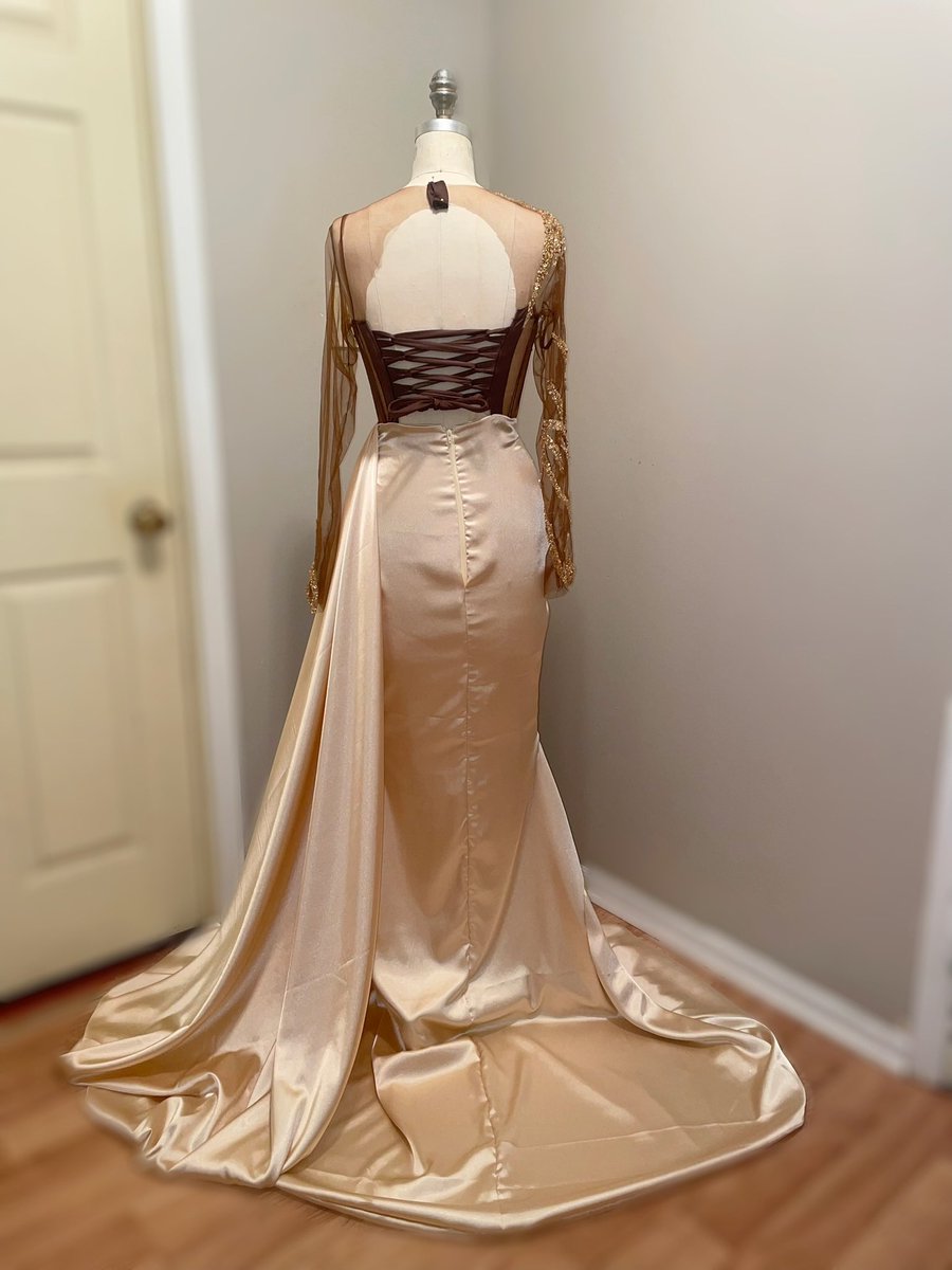 _ShelbyTyler_'s tweet photo. This might be my favorite dress I’ve made this year. ✂️ https://t.co/MKymScuQu0