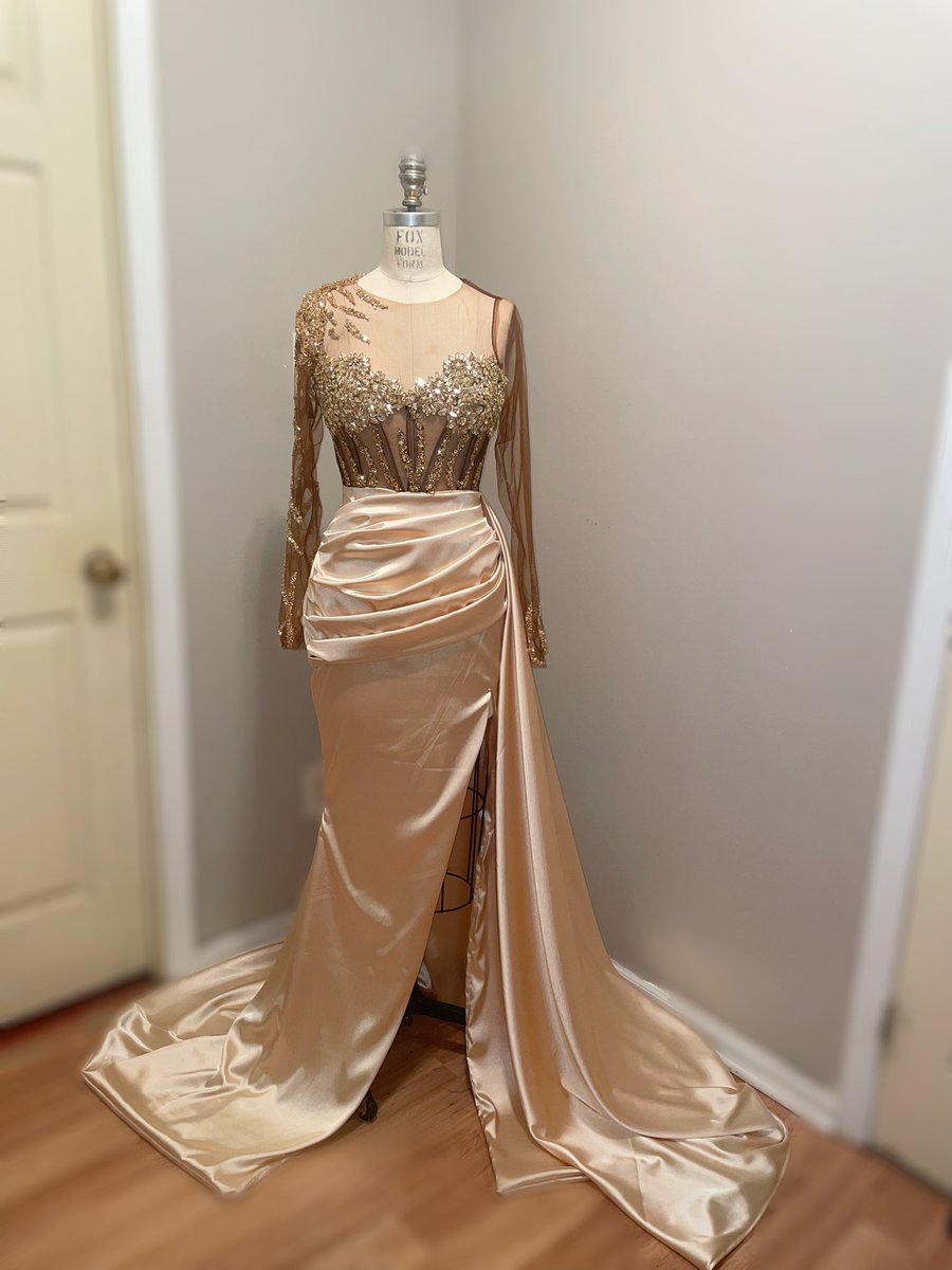 _ShelbyTyler_'s tweet photo. This might be my favorite dress I’ve made this year. ✂️ https://t.co/MKymScuQu0