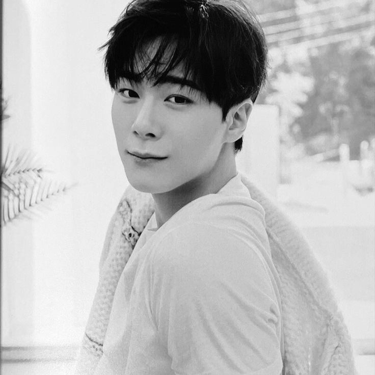 BJiyongie's tweet photo. I would like to send my deepest and sincerest condolences for the loss of ASTRO MOONBIN, may you soul rest in peace.

For the family, friends, co-workers and  fans wishing you peace, comfort, courage, and lot of love and strength at this moment of time
REST in Paradise
#Moonbin https://t.co/5wXJhEUxGT