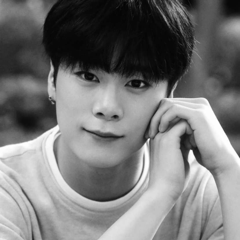 BJiyongie's tweet photo. I would like to send my deepest and sincerest condolences for the loss of ASTRO MOONBIN, may you soul rest in peace.

For the family, friends, co-workers and  fans wishing you peace, comfort, courage, and lot of love and strength at this moment of time
REST in Paradise
#Moonbin https://t.co/5wXJhEUxGT