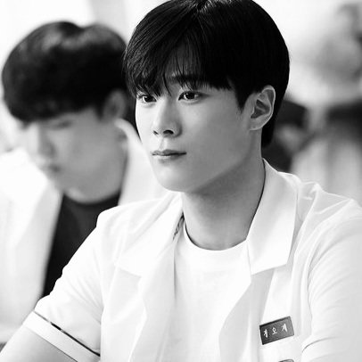 BJiyongie's tweet photo. I would like to send my deepest and sincerest condolences for the loss of ASTRO MOONBIN, may you soul rest in peace.

For the family, friends, co-workers and  fans wishing you peace, comfort, courage, and lot of love and strength at this moment of time
REST in Paradise
#Moonbin https://t.co/5wXJhEUxGT