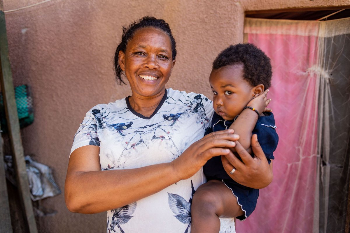 medicalteams's tweet photo. Uwamina is a refugee volunteer in Uganda. Her community nominated her to become trained as a Medical Teams volunteer. "It was a privilege to be selected,” she gushed.

Uwamina has been volunteering for over 6 years! Thank you for your dedication, Uwamina❤️ https://t.co/LFUskrF3S6