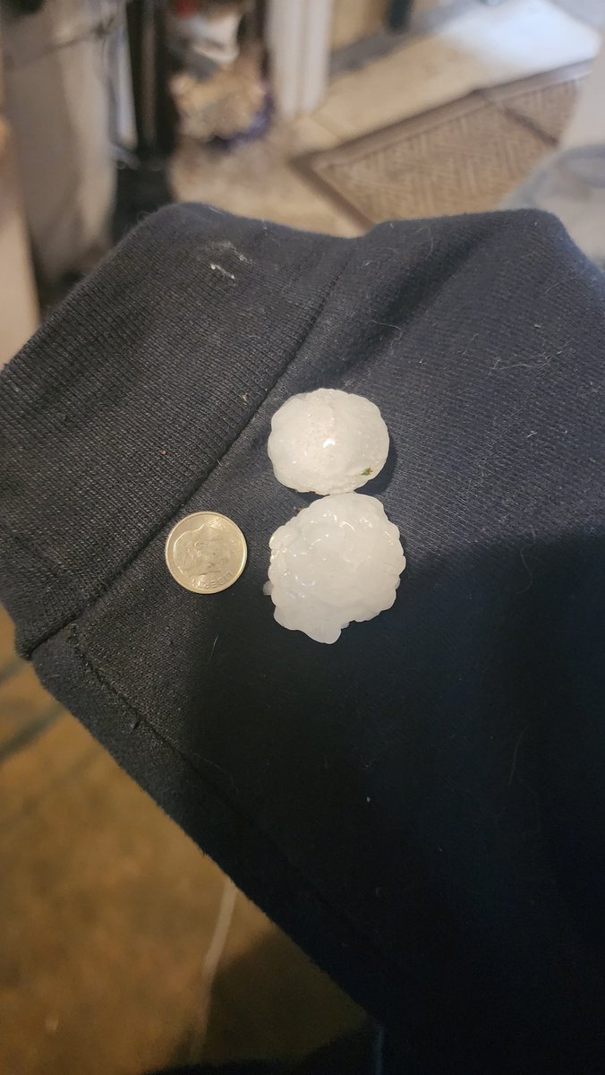 _OpalQueen's tweet photo. @NWSMilwaukee In belleville https://t.co/vS32UPKQBR