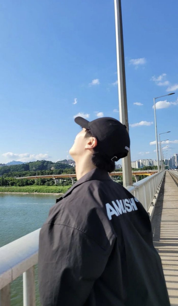 jinjin_mj's tweet photo. 문빈은 죽은 것이 아니다.
그냥 별이 된 거야.
별이 되어 우리를 지켜봐 줄 거야.
offclASTRO ASTRO_Staff 
#astro_영원히6명 https://t.co/hdwdEXomQK