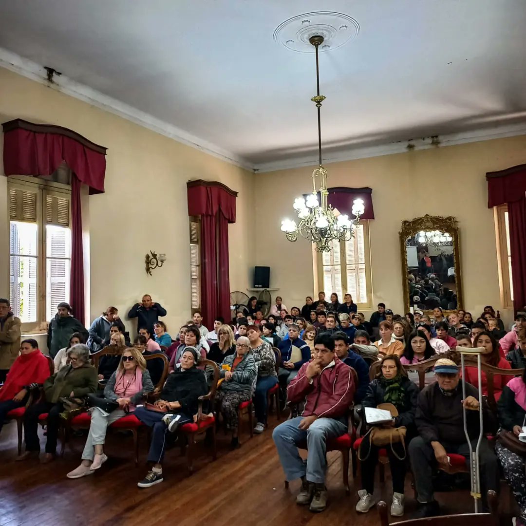 nicopereyralp's tweet photo. 📍CDR Arrecifes
Continuamos con la capacitación conjunta entre la Dirección de Asistencia Directa por Situaciones Especiales y la Segunda Sección de #DARBA.
Con la presencia de los articuladores, nos seguimos preparando para fortalecer la gestión de políticas públicas. https://t.co/xjo3UtGG35