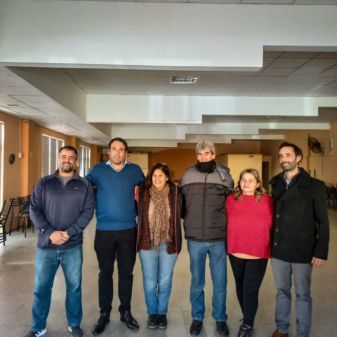 nicopereyralp's tweet photo. 📍CDR Arrecifes
Continuamos con la capacitación conjunta entre la Dirección de Asistencia Directa por Situaciones Especiales y la Segunda Sección de #DARBA.
Con la presencia de los articuladores, nos seguimos preparando para fortalecer la gestión de políticas públicas. https://t.co/xjo3UtGG35
