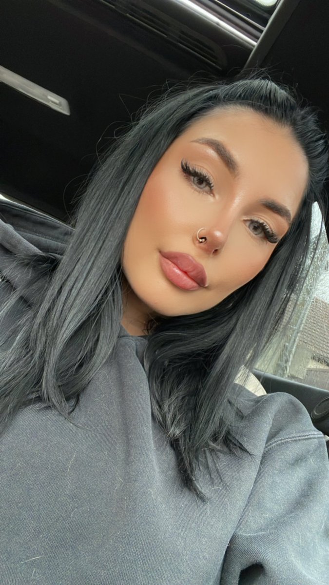 samylunaaa's tweet photo. Car selfies+ me=🤝🏼 https://t.co/EvIGMY4sko