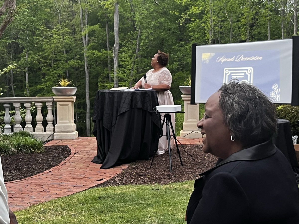smcameronlaw's tweet photo. Happy to have attended the #MercerBLSA Annual Alumni Gala. Mercer Law Black Excellence at its finest.
Thrilled to support my lovely Soror Jill Edmondson ‘05 (2nd slide) as the keynote speaker for the evening.
#MercerLaw #MercerBLSA #BlackLawyersMatter https://t.co/VoM2TxWpq0