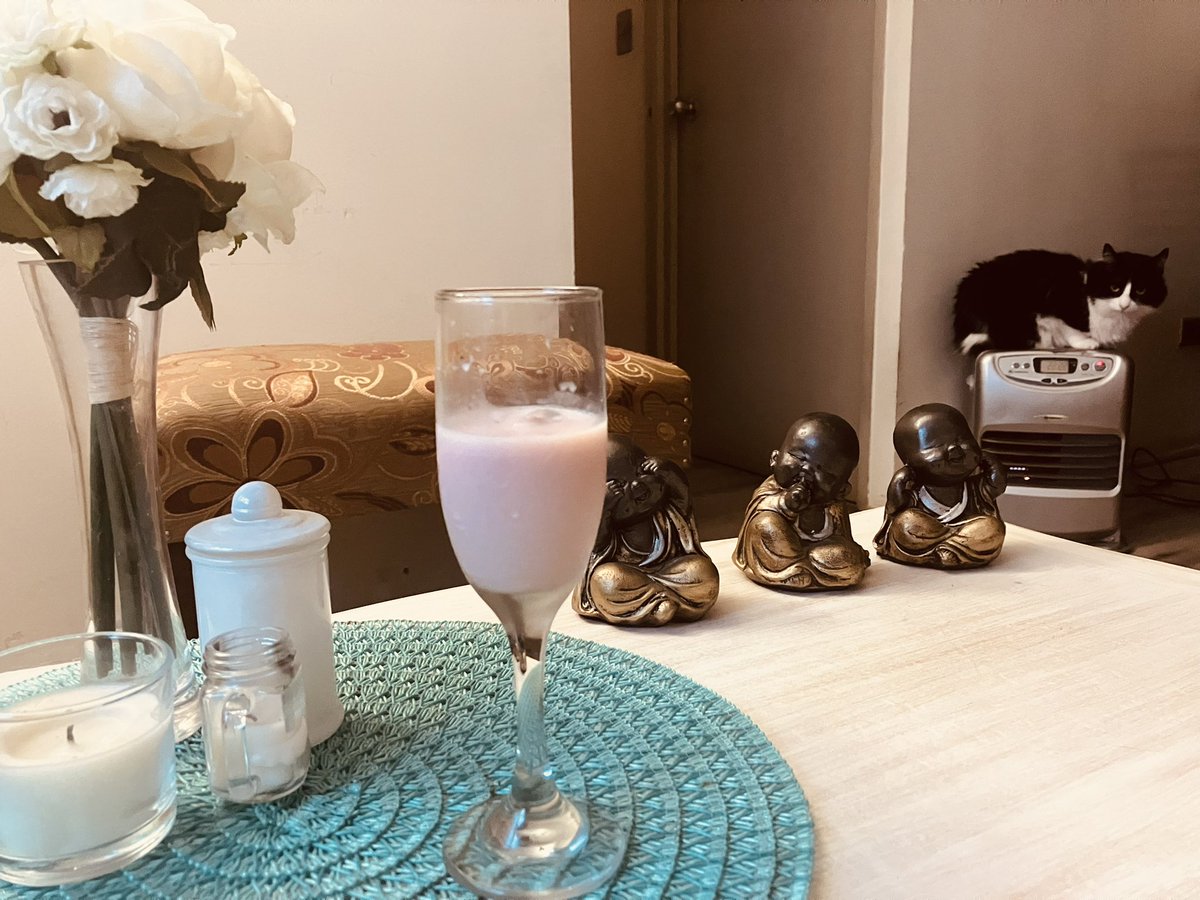 SandBrv's tweet photo. Llegando al hogar 🥰
Hoy disfrutamos de esta exquisitez ☺️ mientras veo una película
#Concepcion
#maxica
#Netflix https://t.co/KgzQUg0vFE