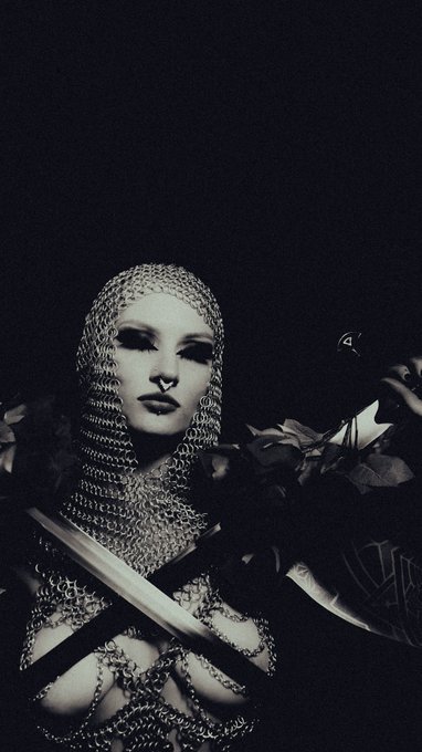 ℐ'𝓂 𝓉𝒽ℯ ℴ𝓃ℯ 𝓉𝒽𝒶𝓉 𝒽ℴ𝓁𝒹𝓈 𝓎ℴ𝓊 𝒾𝓃 𝓉𝒽ℯ 𝓂𝒾𝒹𝒹𝓁ℯ ℴ𝒻 𝓉𝒽ℯ 𝓃𝒾ℊ𝒽𝓉 🖤⚔️ https://t.co/QhLx7vdniU