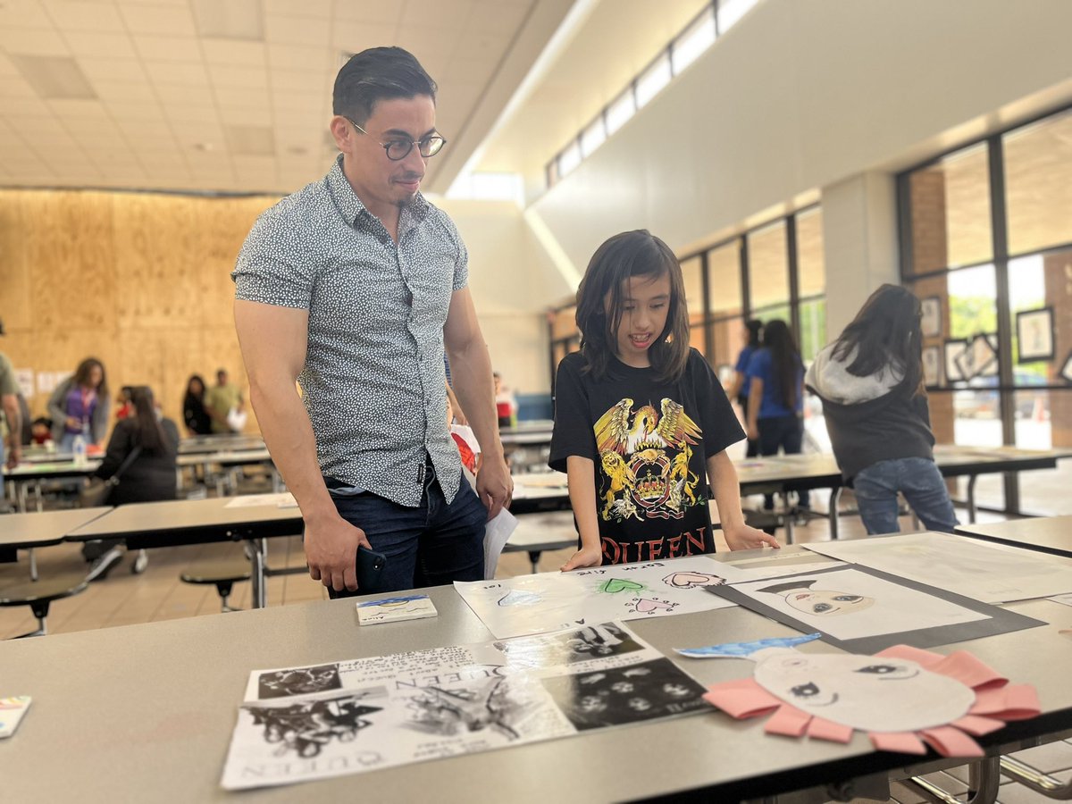 🎨 Our @CFISDClubRewind students shared their art and creativity today! They were proud to show their parents. @CFISDCOMMPROG #ReedBuildsMinds