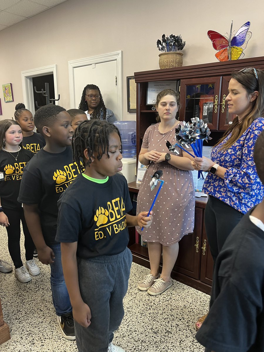 EdVBaldwin's tweet photo. BETA club students brought donations to the Child Advocacy Center today. They loved learning more about the organization and sharing why our club chose them as our cause. @CumberlandCoSch @fayNCcac @nationalbeta @MeshondaW #ccsleads #service https://t.co/TBtcIynaKn
