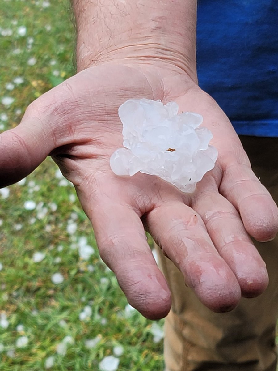 ChastainWes's tweet photo. @LacieLowry Hail in Yukon https://t.co/i3qaBk3mV0