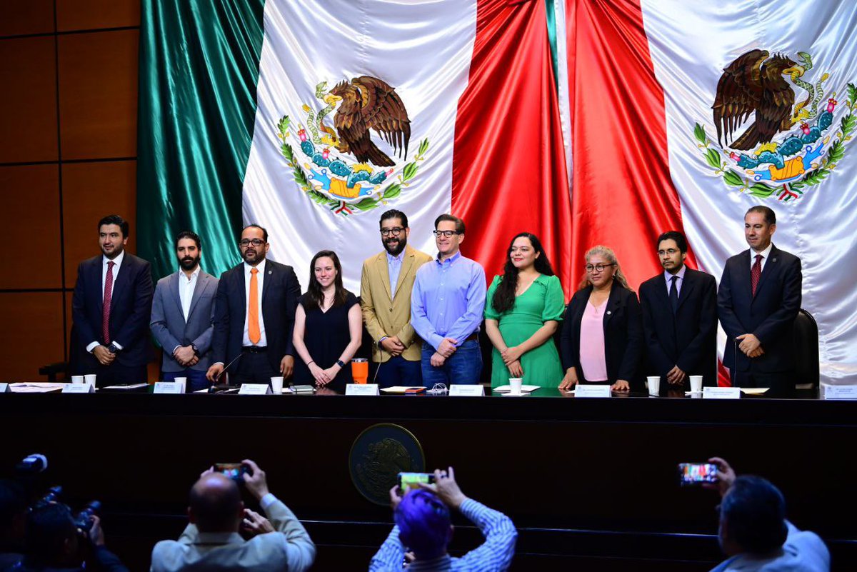Asistimos a la <a href="/Mx_Diputados/">H. Cámara de Diputados</a> por la invitación que se le hizo a <a href="/SEDATU_mx/">SEDATU México</a> para participar al foro que organizó <a href="/MovilidadCom/">comision de 🚶‍♀️🚲 🚌 🚙</a> sobre licencia de conducir en México. Expusimos algunas de las propuestas que hemos recibido en la construcción de la ENAMOV, además mencionamos  la