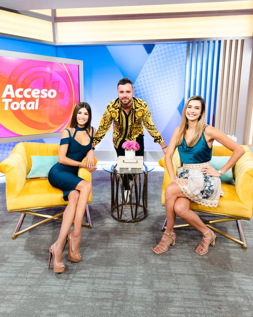 adonaymuse's tweet photo. La pasamos rico en #AccesoTotal de @Telemundo un sueño todo esto que vivo! 🙏

@osmariel

#GiraDeMediosMiami 🇺🇸 https://t.co/iqnWIFe6WM
