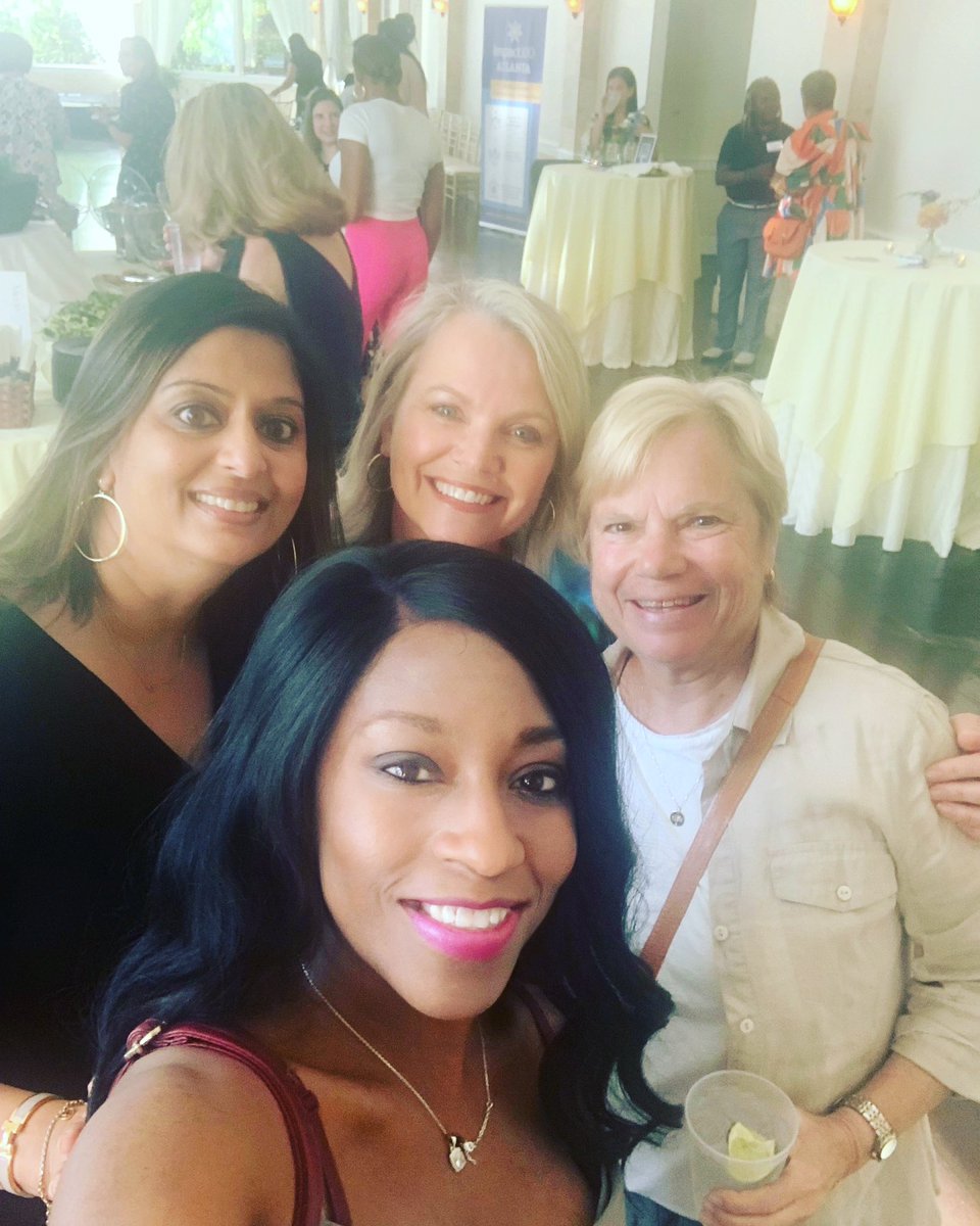 #Impact100 #foundingmember an awesome evening with the most amazing Women Leaders of Atlanta!! UnitingWomen Transforming Communities! 
Some of greatest women on the planet pictured here!!!!! Impact100 Atlanta @AlpaVPatel