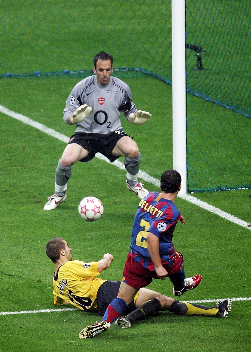 SportsIn2000s's tweet photo. Hello and welcome to 2000s. When sports were something a little bit different. https://t.co/enfiR7KHRg
