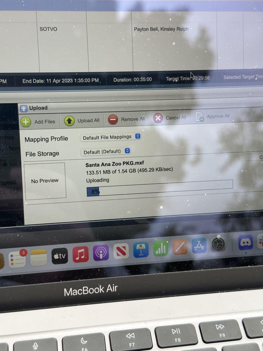 Some BTS from my <a href="/ChapmanNews/">Chapman News</a> live shot yesterday! Here's me running around with <a href="/gavinodorito/">Gavin Nguyen</a> trying to find good reception to upload our package to the control room. Big thanks to everybody back at Dodge, because it wouldn't have worked out without their help! #305tweets