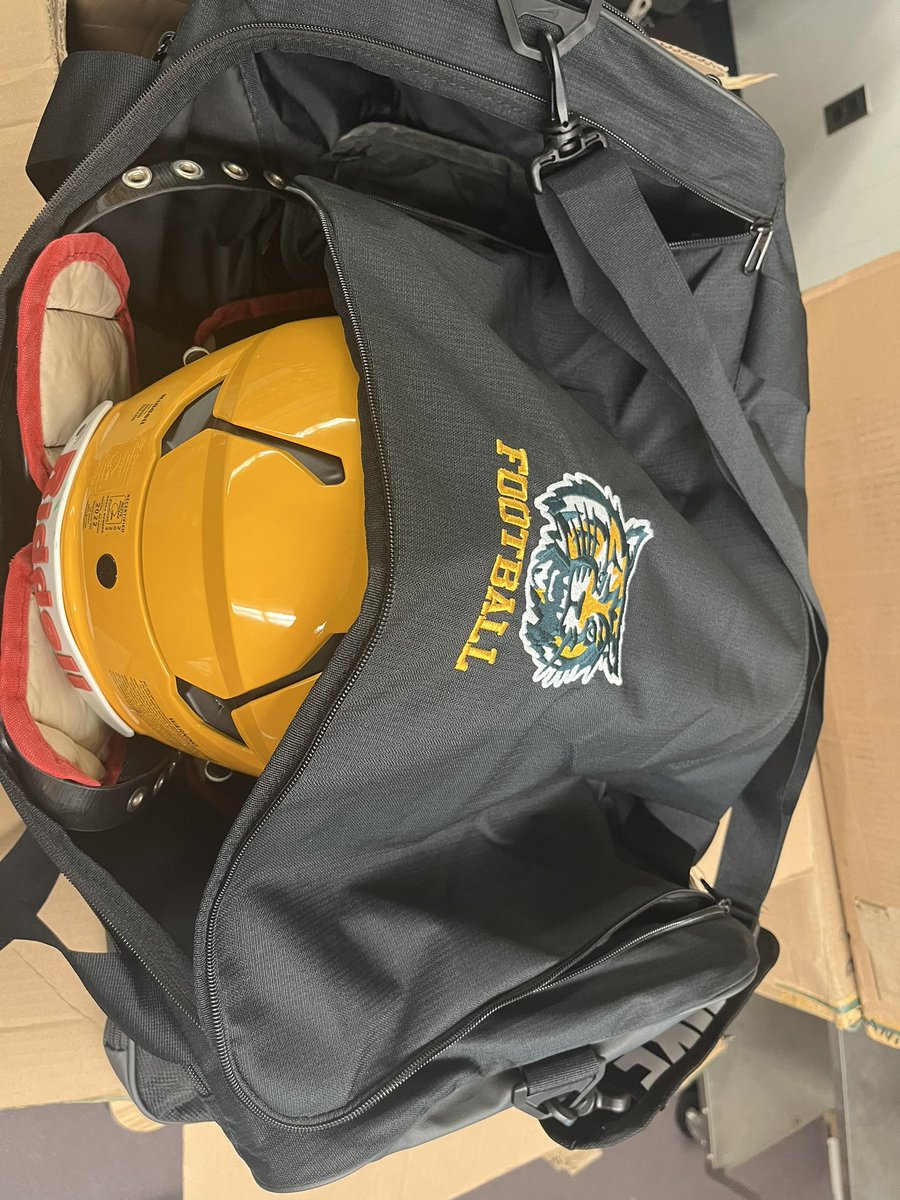 Our guy @Spencer_BSN does it again! We love our new <a href="/usnikefootball/">Nike Football</a> large duffels for all our road trips this season! @ocalaforestfb