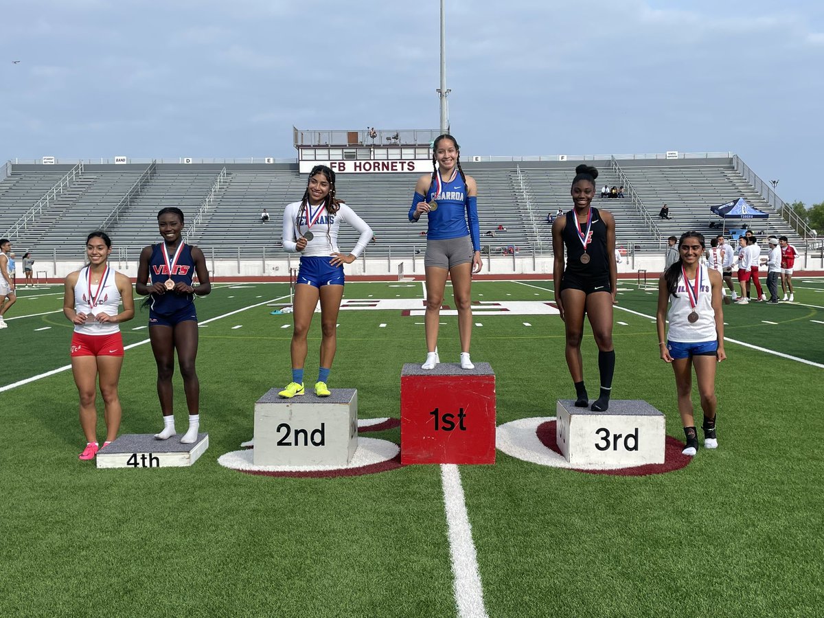 Fast_Fearless's tweet photo. Our 4x200m Relay broke their own LISD Record and won the Area Championship with a time of 1:43.89

Our 4x100 qualified in 4th place 

@Emily24Loredo is a TRIPLE area champion winning the 100, 200, and anchoring our 4x200 relay 

@sammyms312 6th 100m
@sofi_09ovalle 6th 400m https://t.co/GDRWlvOdK7